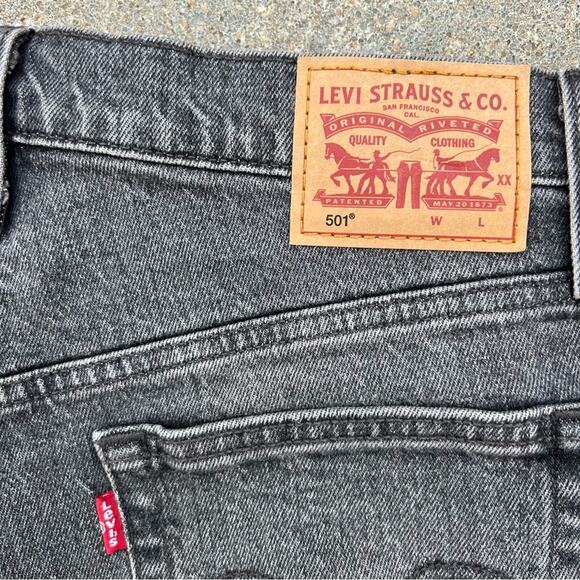 Levi’s 501 button fly cut off festival Jean shorts black 27 - Picture 3 of 6